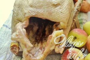 Видео рецепт: Тушеная утка с картошкой в казане